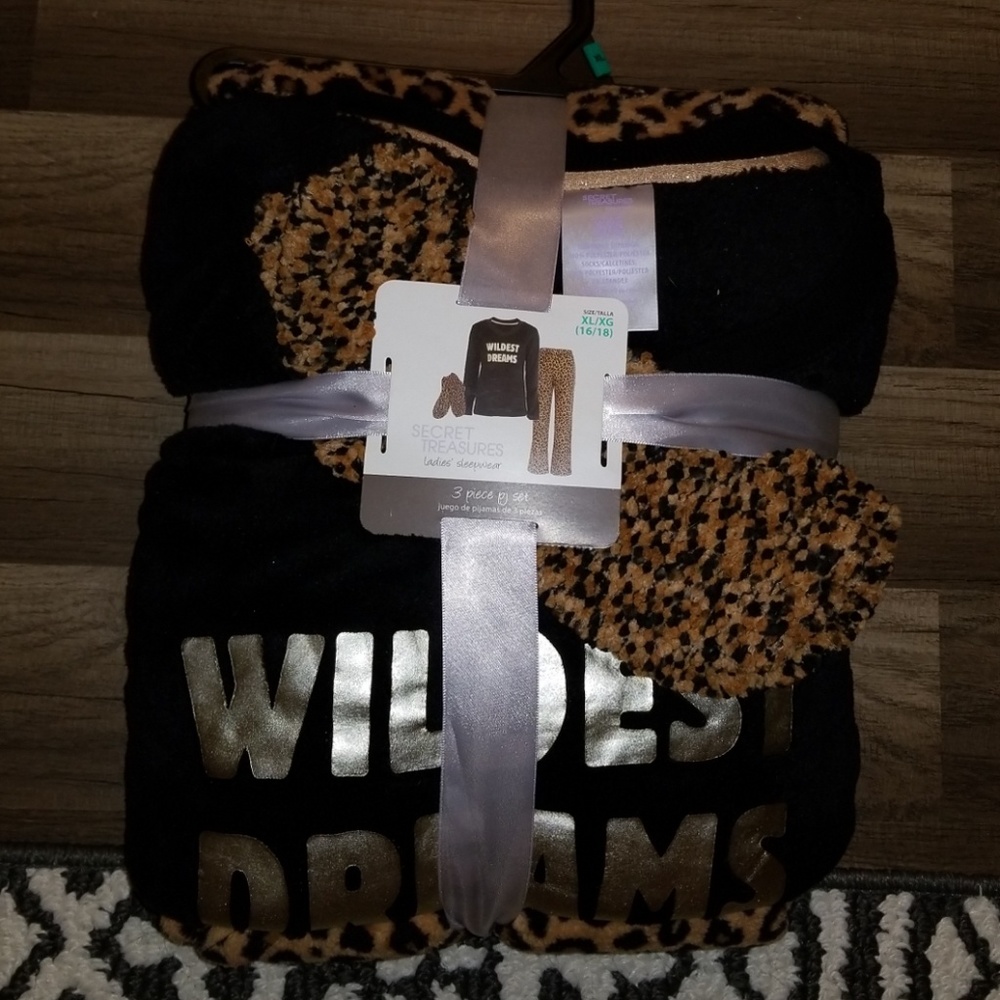 XL Secret Treasures brand Sleep Set